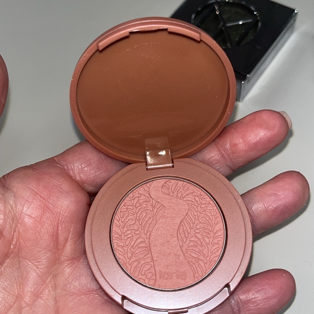 IL MAKIAGE & Real Her eyeshadows Tarte blush Hipdot and zipper bag bundle - Picture 10 of 10